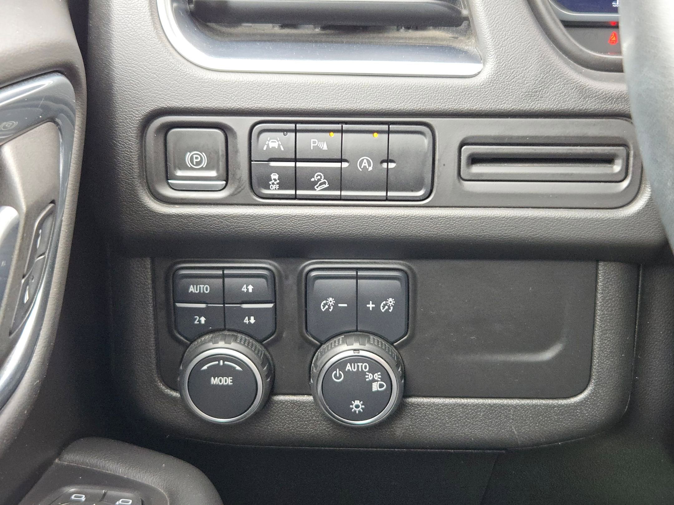Used 2023 Chevrolet Suburban Z71 AWD/4WD image 25