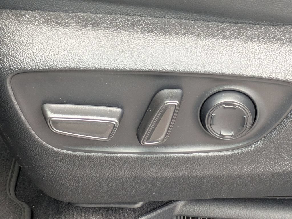 Used 2024 Toyota Sienna XSE FWD image 12
