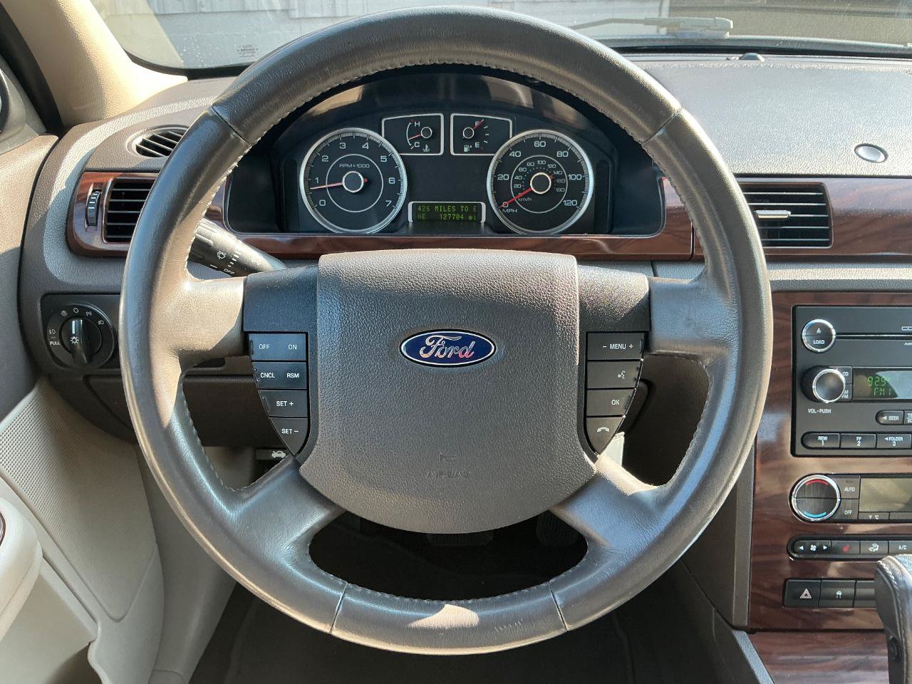 Used 2009 Ford Taurus SEL FWD image 21