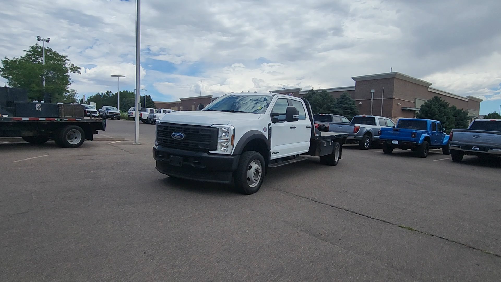 Used 2024 Ford F550 4x4 Crew Cab Super Duty image 2