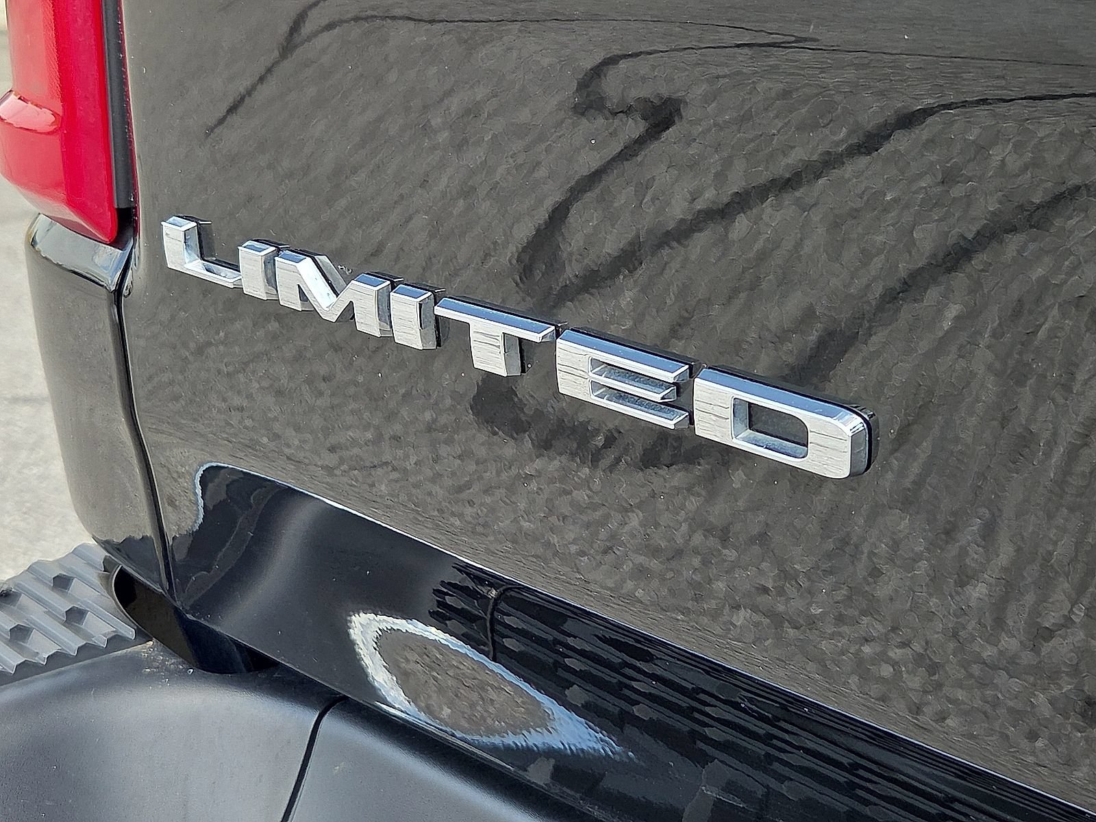 Used 2025 RAM 1500 Limited AWD/4WD image 16