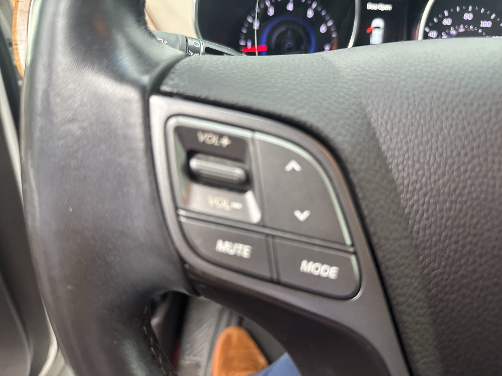 Used 2016 Hyundai Santa Fe Limited w/ Option Group 04 AWD/4WD image 21
