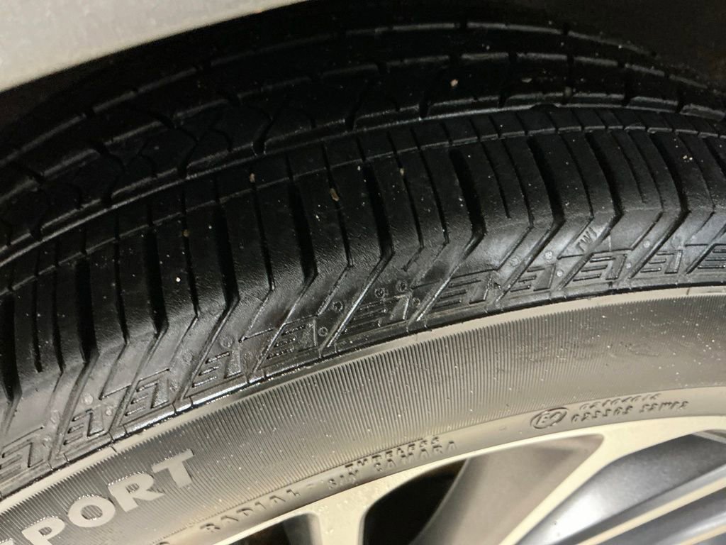 Used 2020 Lincoln Nautilus Reserve w/ Equipment Group 201A image 16