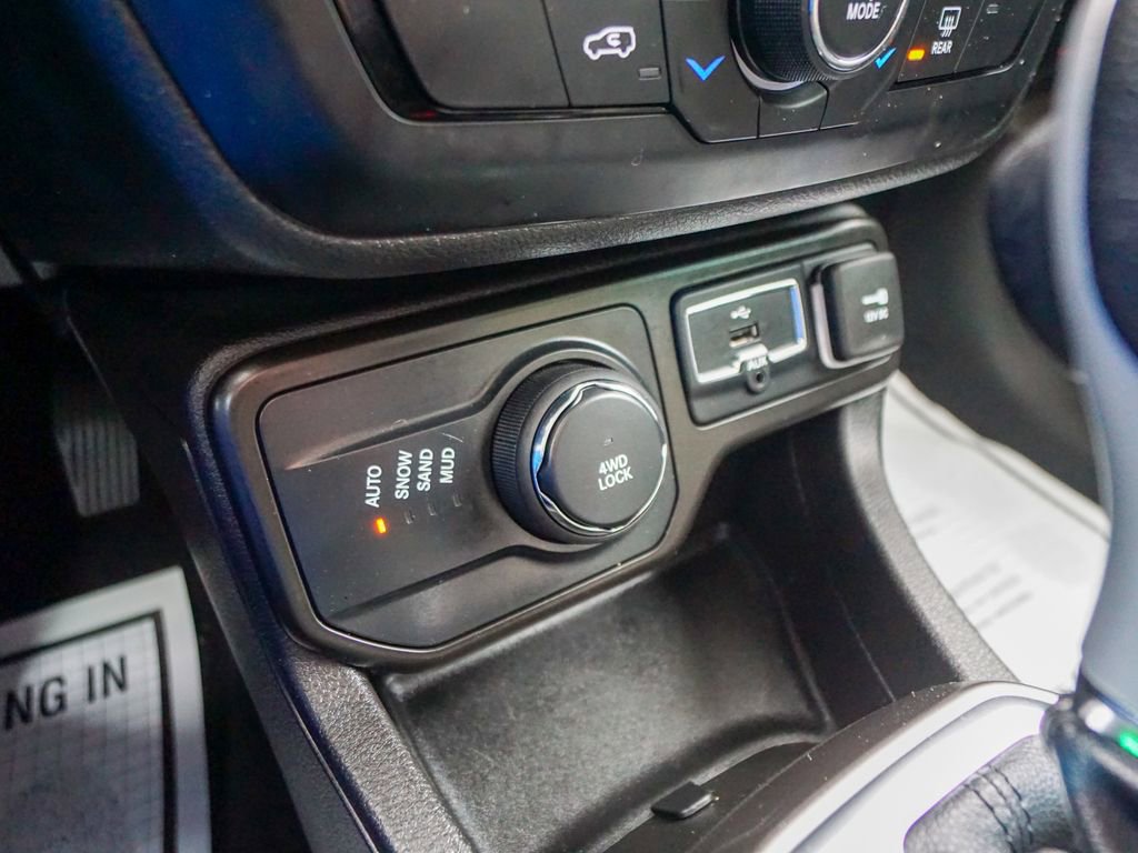 Used 2021 Jeep Renegade Limited image 26