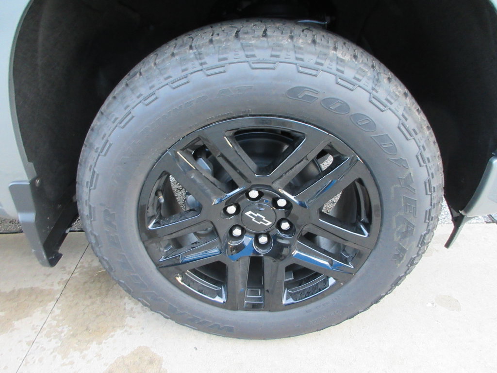New 2026 Chevrolet Silverado 1500 Custom w/ Turbomax Blackout Package AWD/4WD image 9