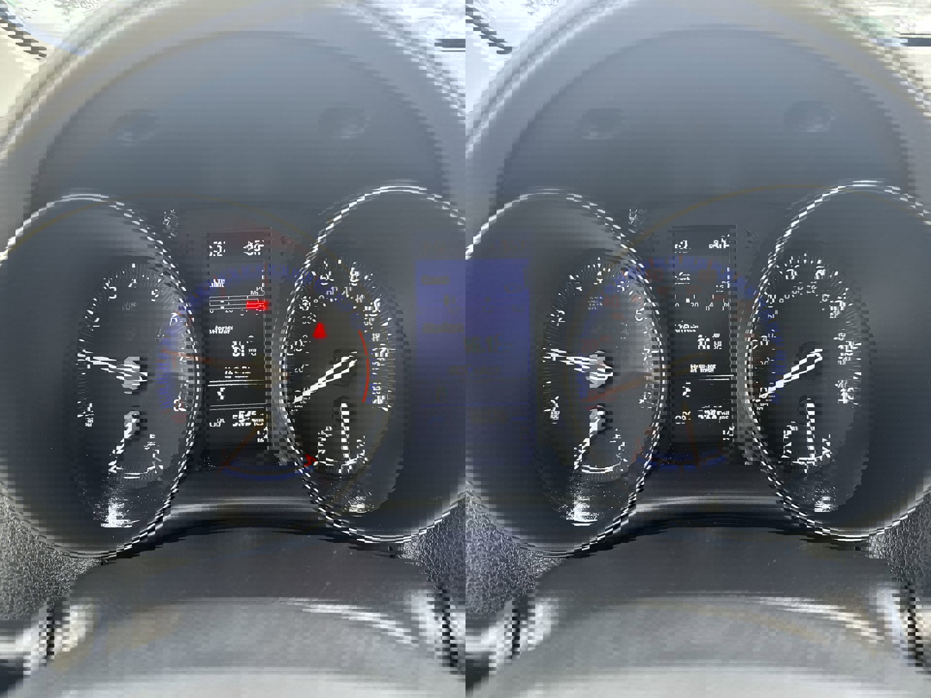 Used 2020 Toyota C-HR Limited image 11