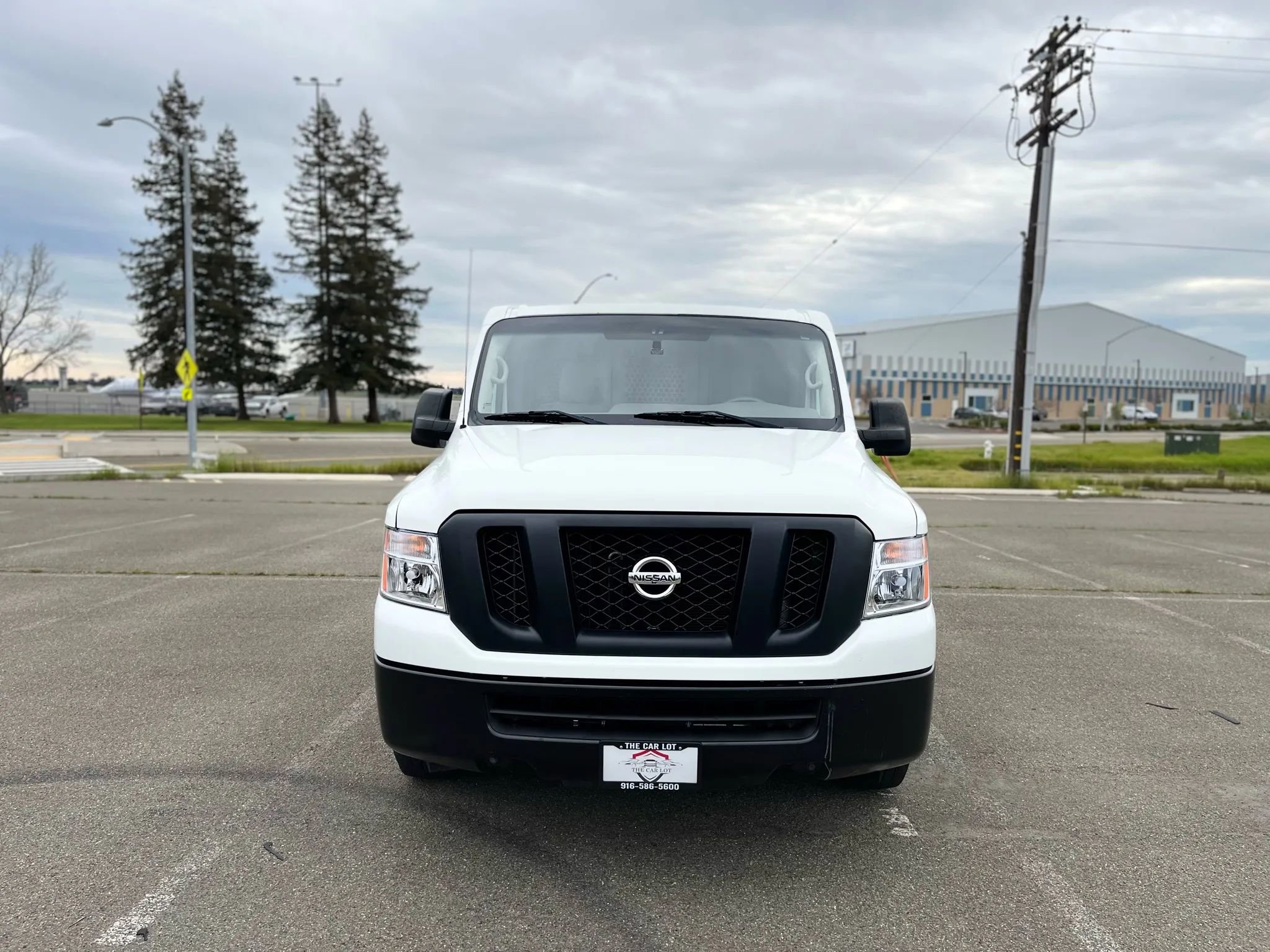 Used 2018 Nissan NV 1500 S image 2