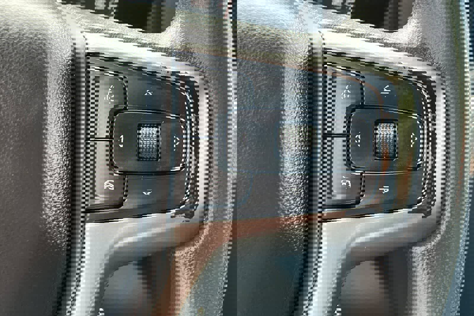 Used 2022 Chevrolet Silverado 2500 LT AWD/4WD image 28