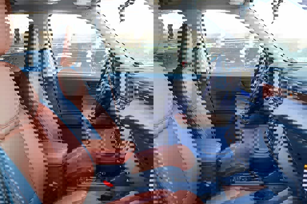 New 2024 Ford Maverick Lariat w/ 4K Tow Package image 16