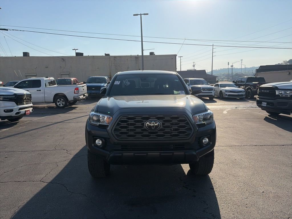 Used 2023 Toyota Tacoma TRD Off-Road image 2