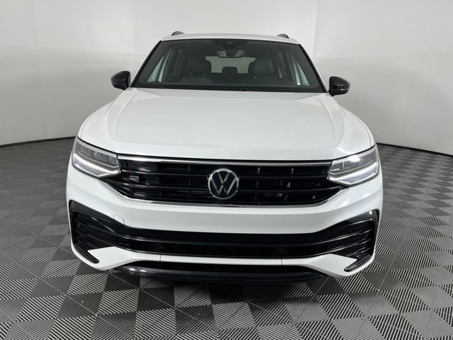 Used 2023 Volkswagen Tiguan SE R-Line FWD image 5