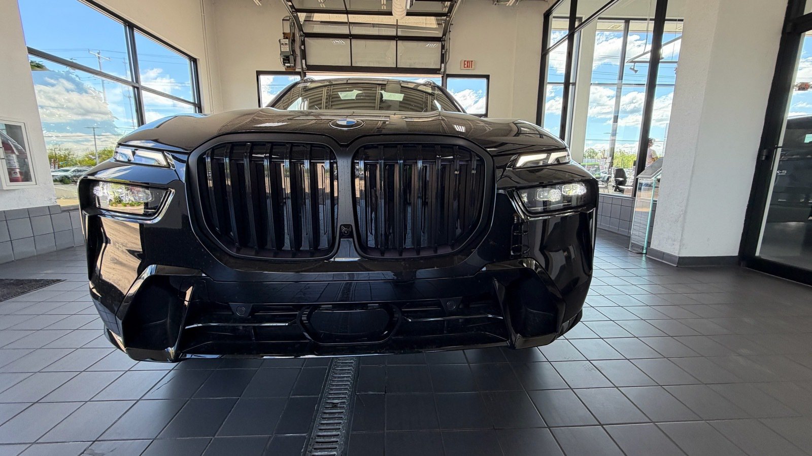 New 2026 BMW X7 xDrive40i w/ M Sport Package AWD/4WD image 8