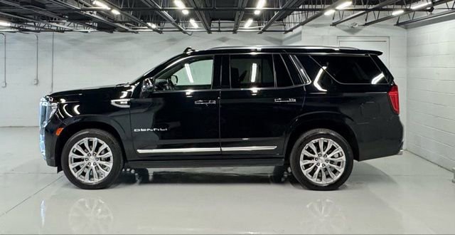 Used 2024 GMC Yukon Denali w/ Denali Reserve Package image 2
