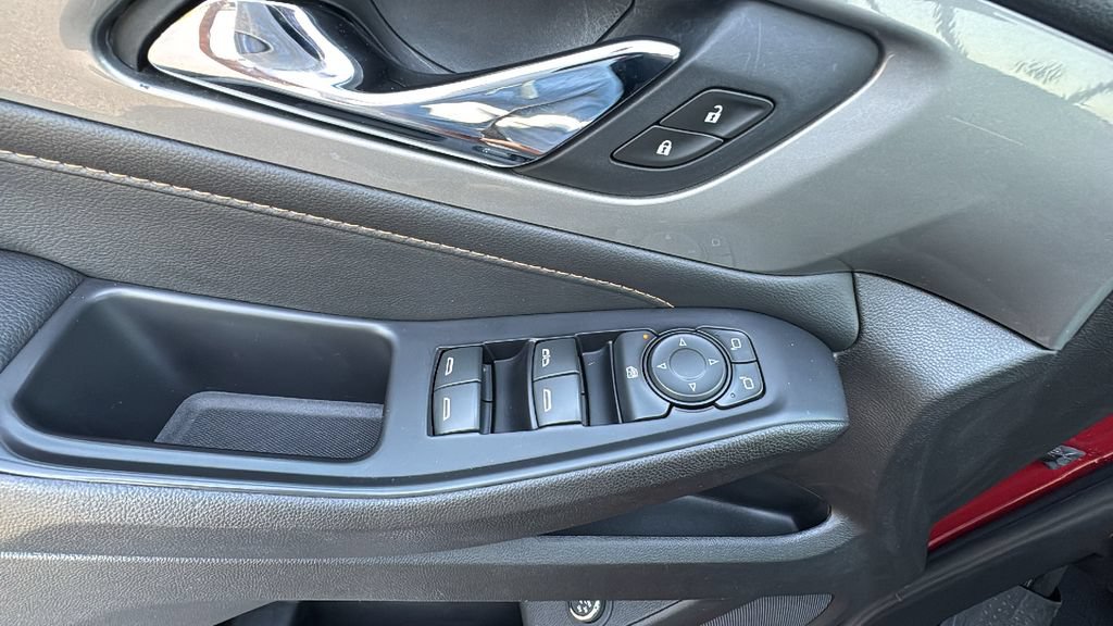 Used 2021 Chevrolet Traverse LT FWD image 13