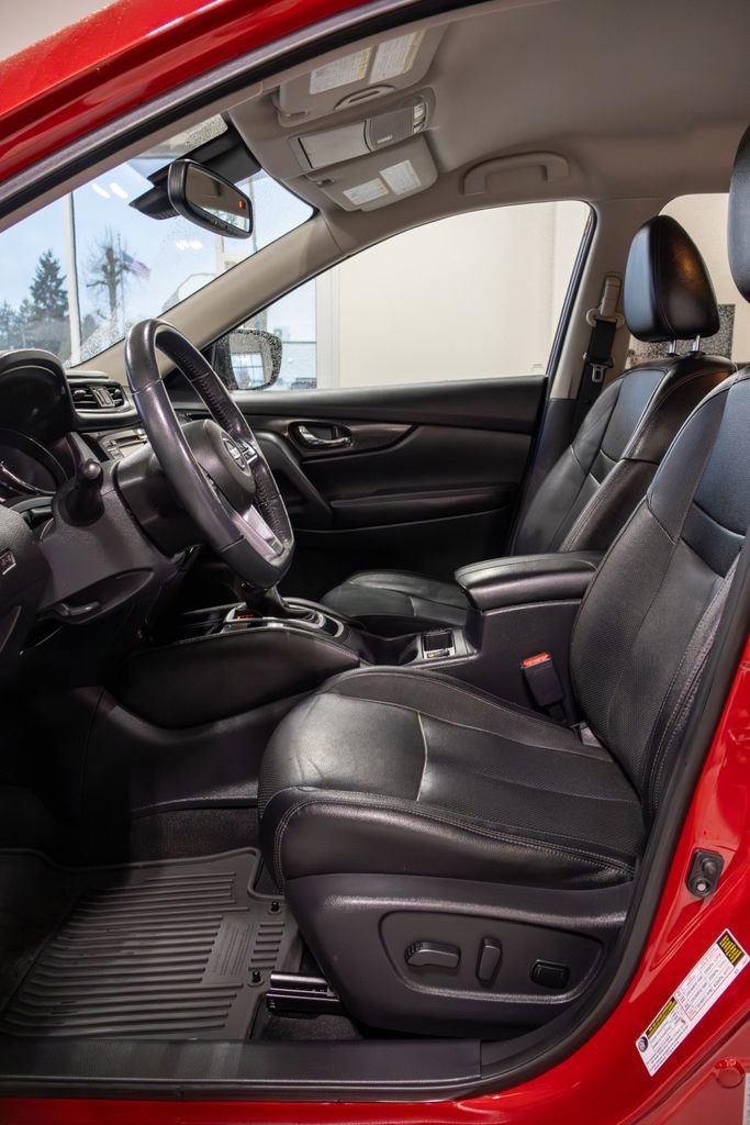 Used 2017 Nissan Rogue SL image 15