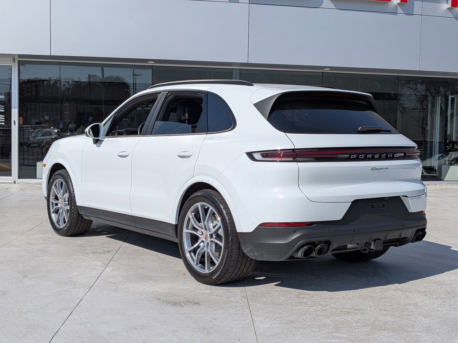 Certified 2025 Porsche Cayenne image 3