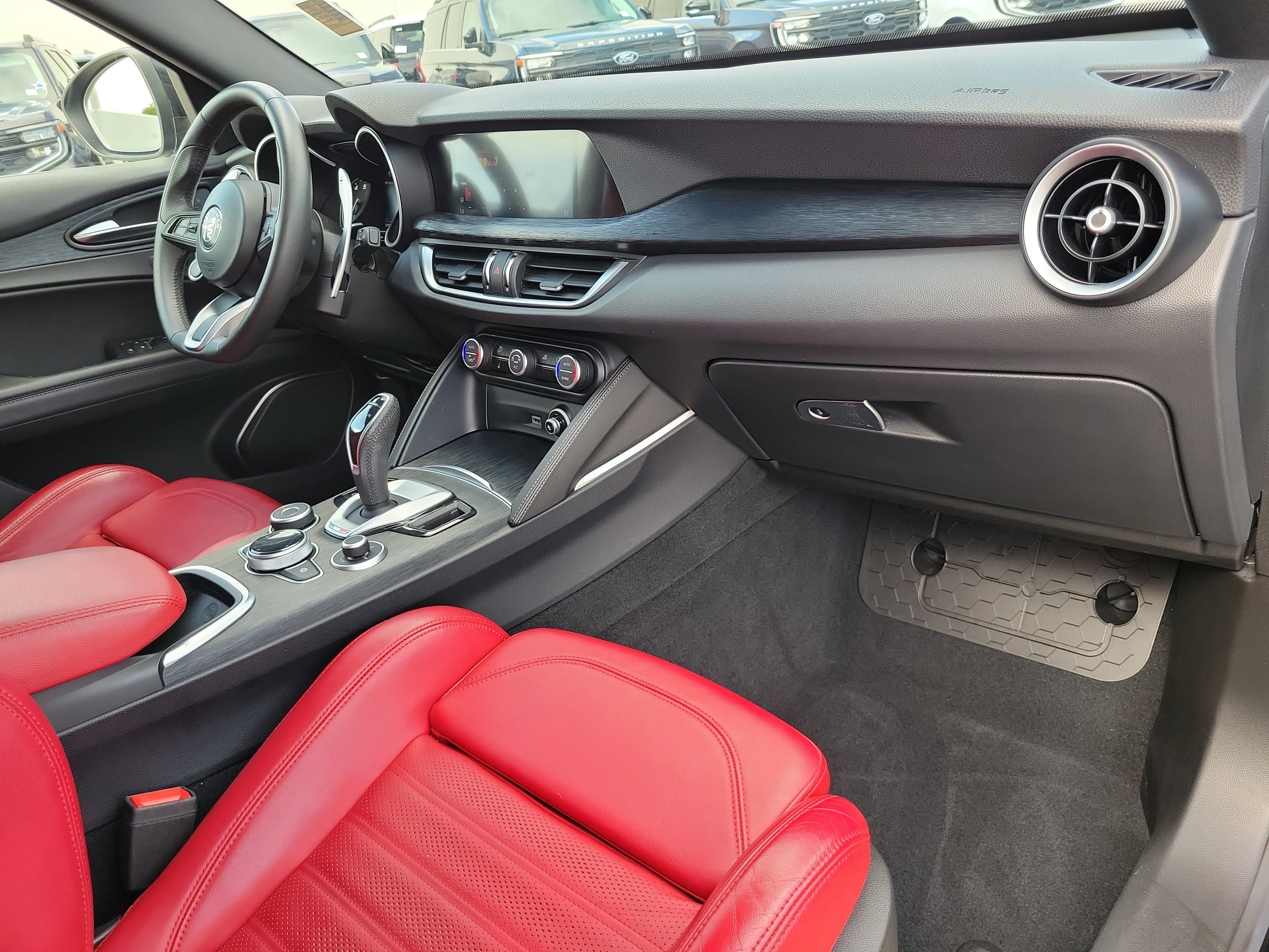 Used 2023 Alfa Romeo Stelvio Sprint RWD image 20