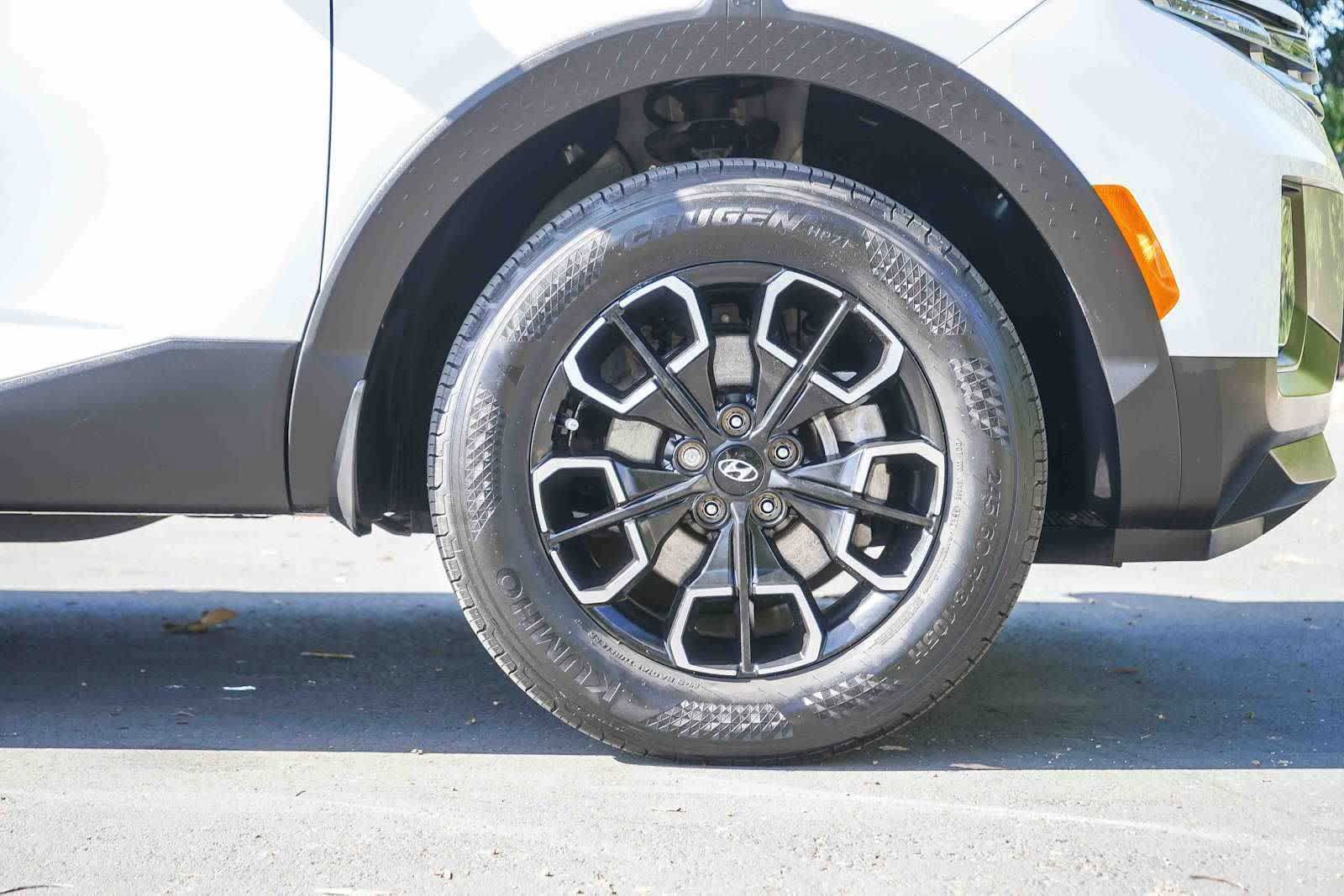 Used 2023 Hyundai Santa Cruz SEL w/ Activity Package FWD image 8