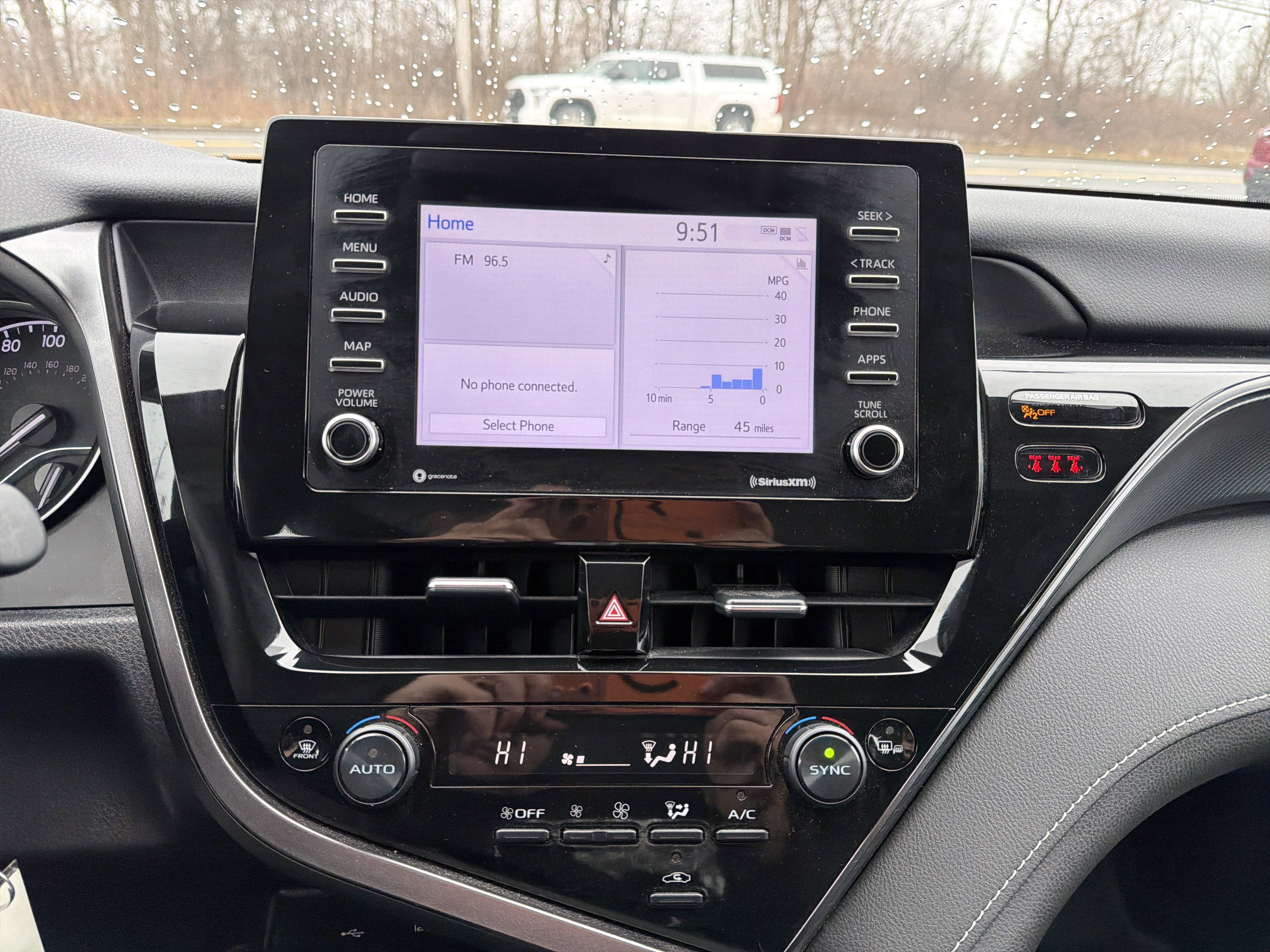 Used 2023 Toyota Camry SE w/ Cold Weather Package image 18