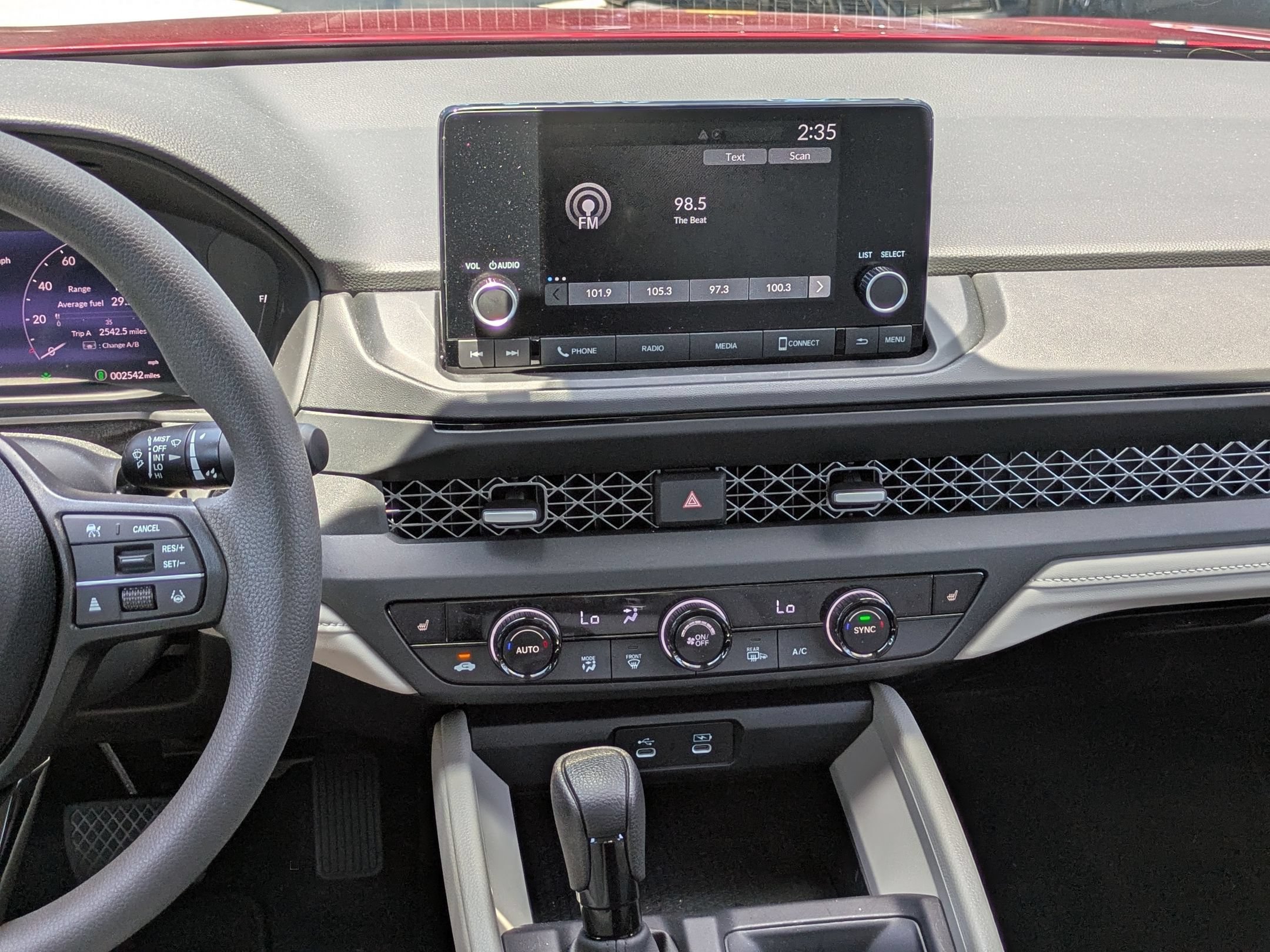 Certified 2025 Honda Accord SE image 17