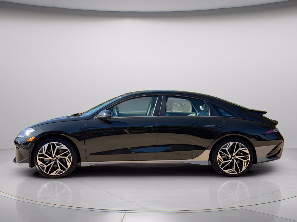Used 2023 Hyundai Ioniq 6 SEL RWD image 3