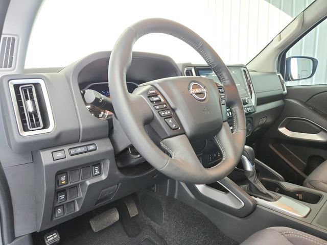 Used 2025 Nissan Frontier SV w/ SV Convenience Package image 18