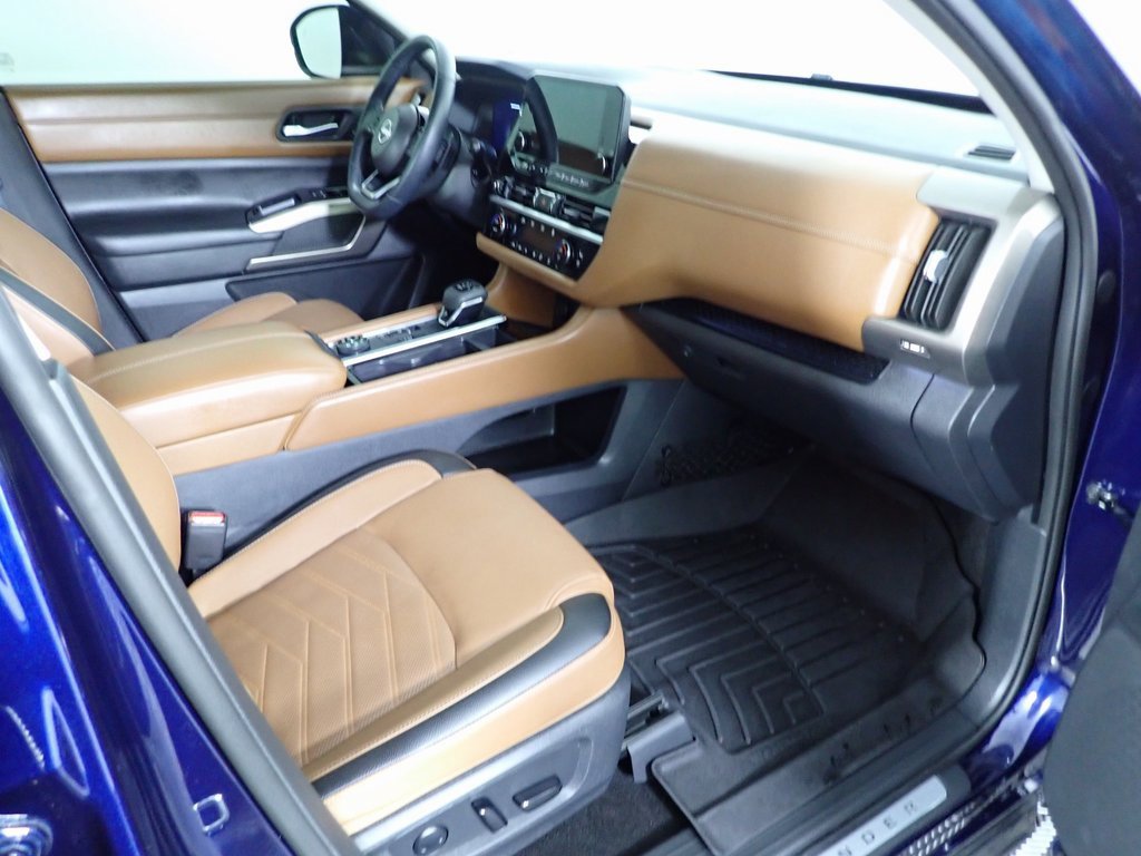 Used 2024 Nissan Pathfinder Platinum image 35