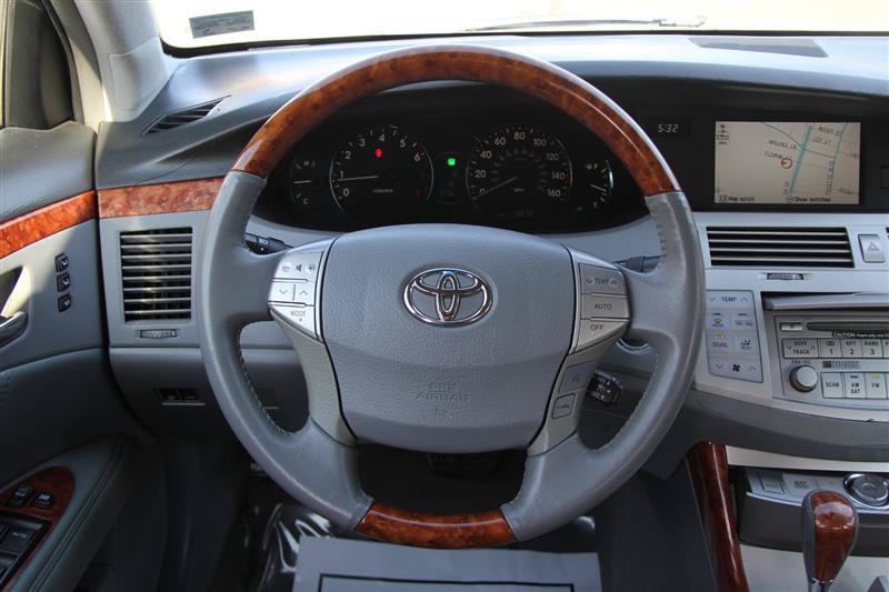 Used 2006 Toyota Avalon Limited FWD image 25