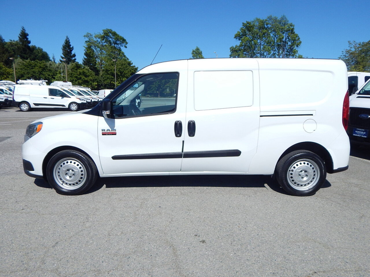 Used 2022 RAM ProMaster City Tradesman FWD image 5