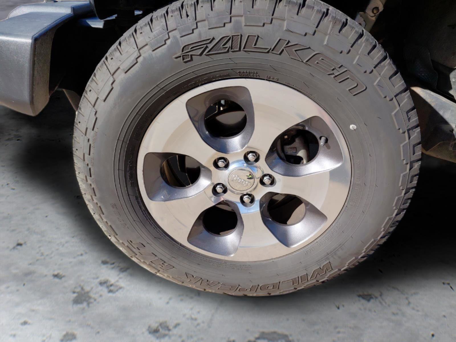 Used 2018 Jeep Wrangler Unlimited Sahara image 37