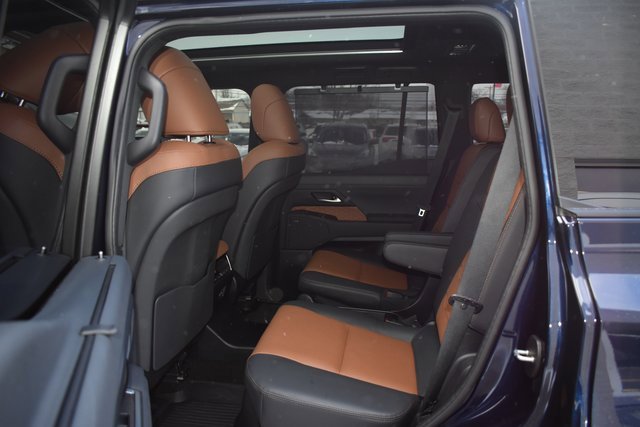 Used 2025 Lexus GX 550 image 39