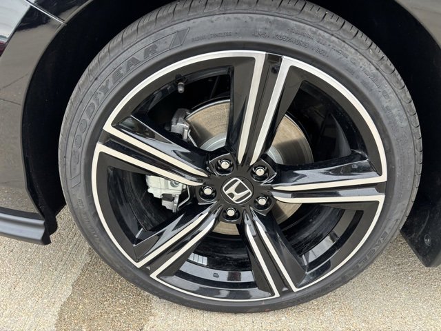 Certified 2025 Honda Accord Sport image 9