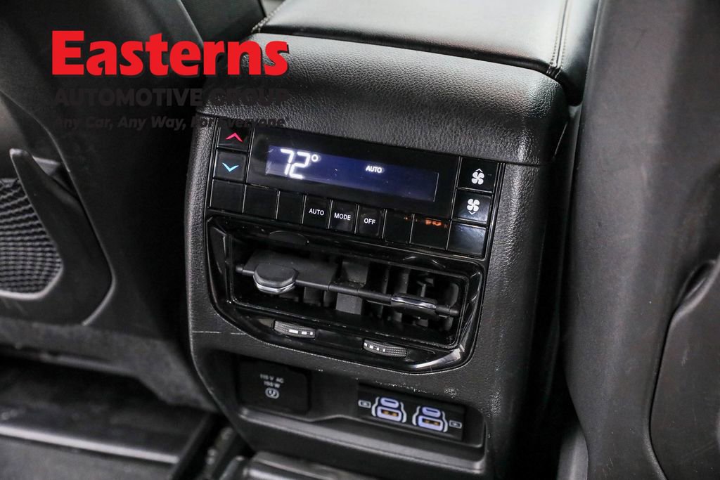 Used 2023 Jeep Grand Cherokee L Laredo image 23