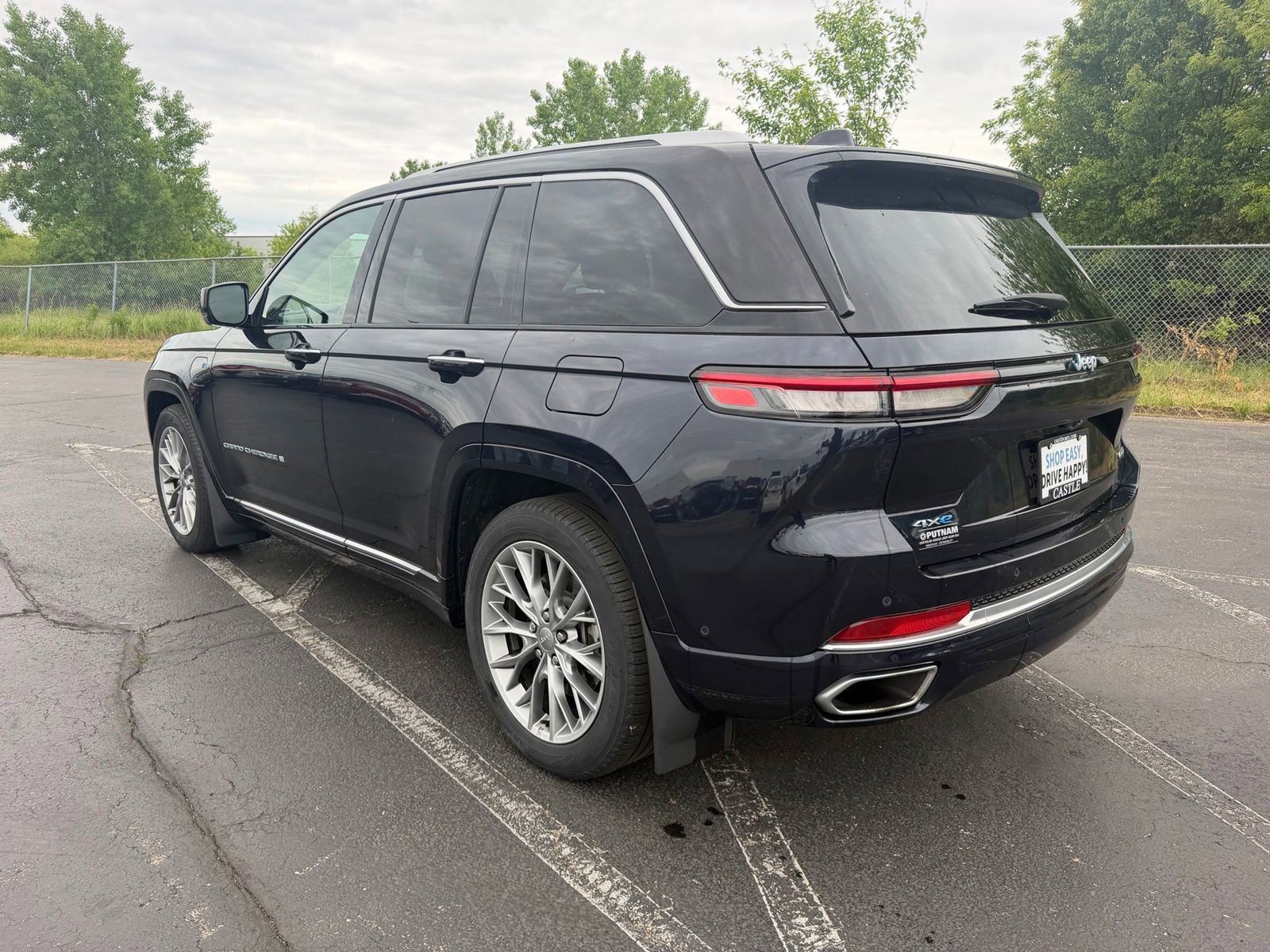 Used 2022 Jeep Grand Cherokee Summit AWD/4WD image 9