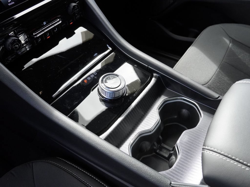 New 2026 Jeep Grand Cherokee Laredo RWD image 18