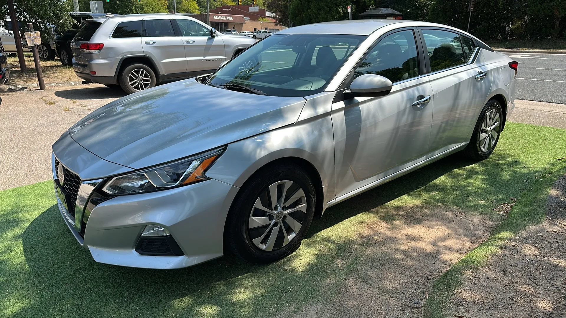 Used 2020 Nissan Altima 2.5 S FWD image 3