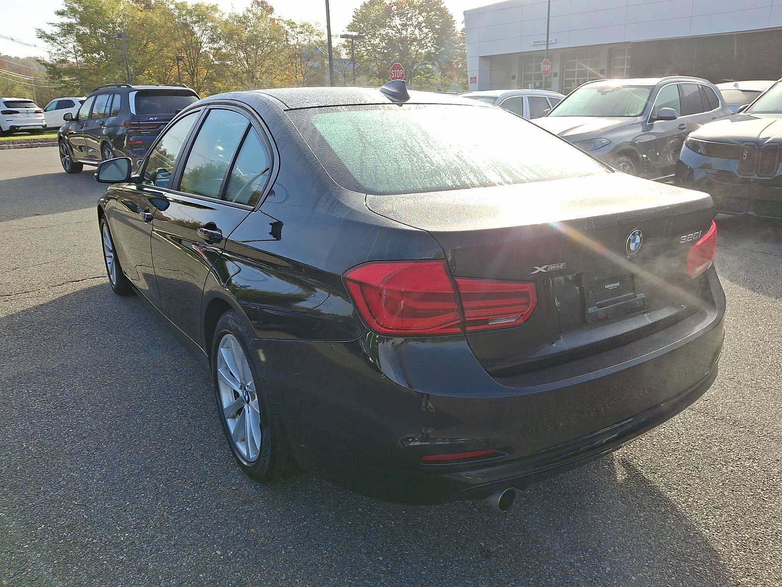 Used 2018 BMW 320i xDrive Sedan w/ Convenience Package AWD/4WD image 5