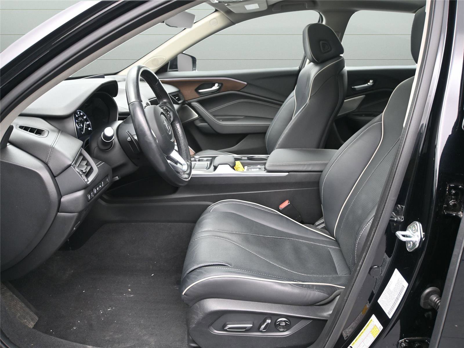 Certified 2023 Acura TLX SH-AWD w/ Advance Package image 9