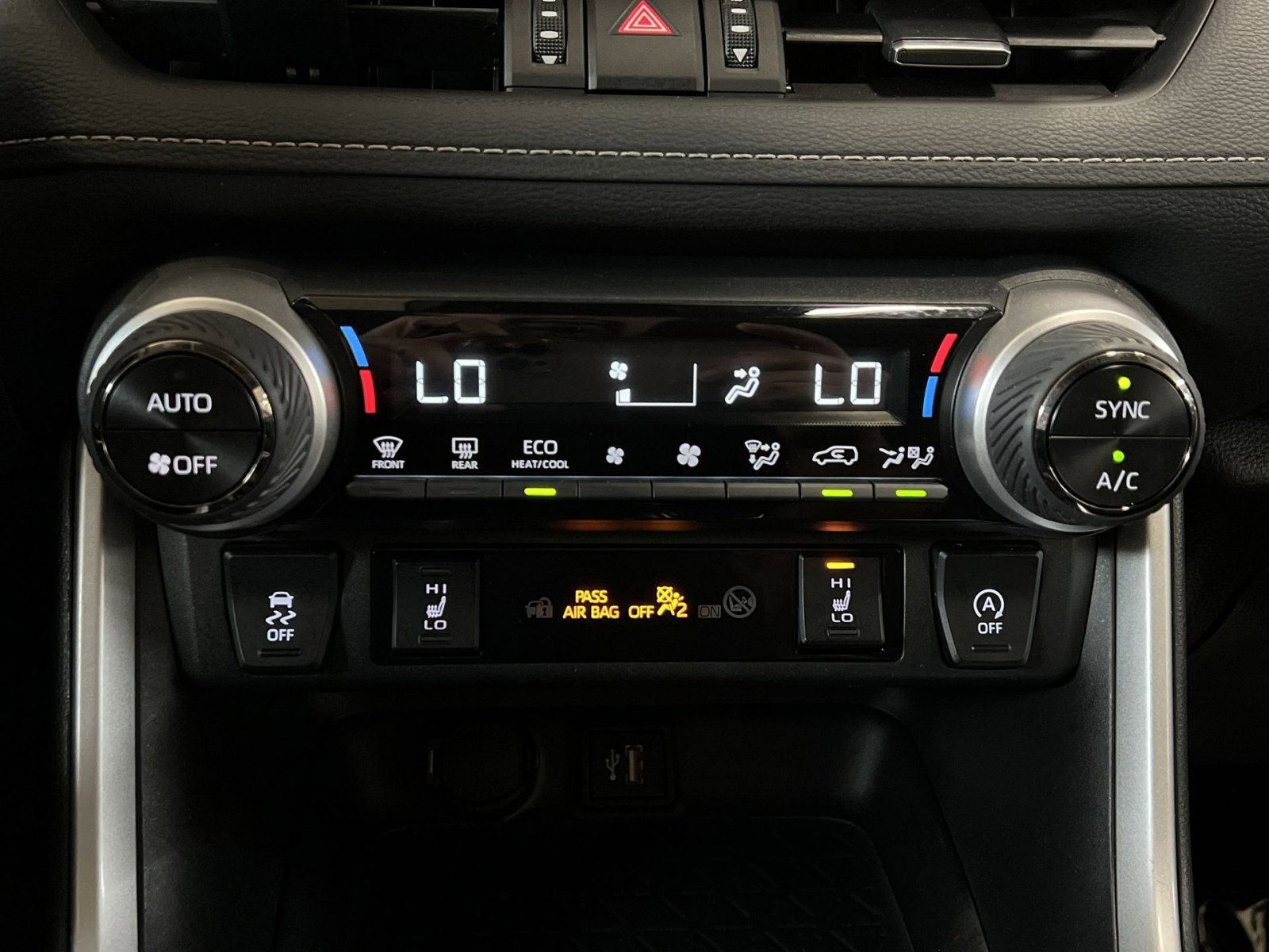 Used 2023 Toyota RAV4 XLE Premium image 20