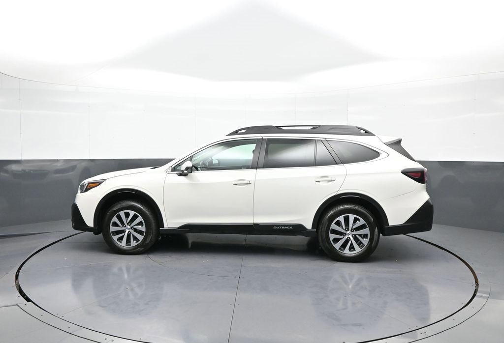 Used 2022 Subaru Outback Premium image 9