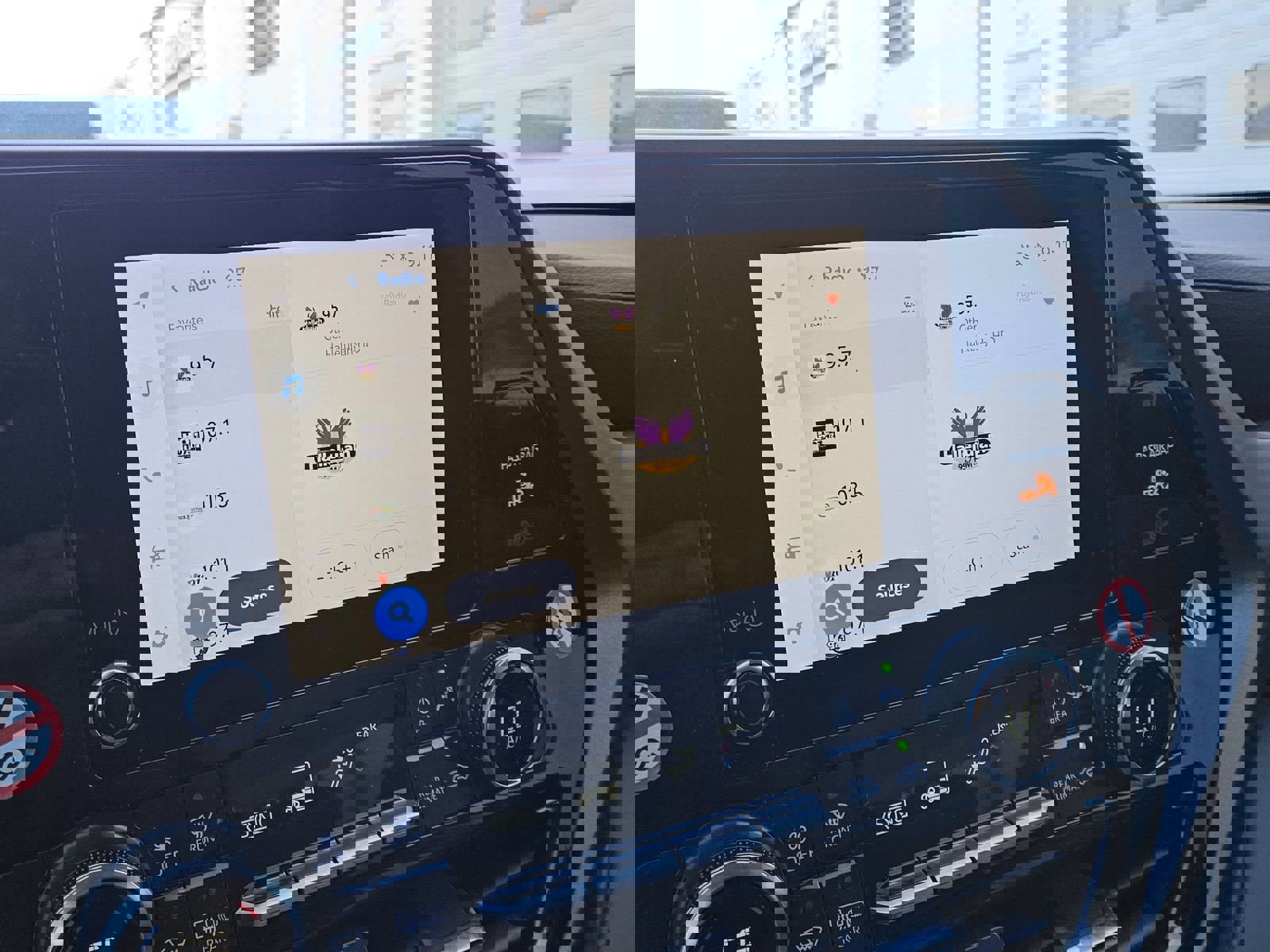 Used 2023 Toyota Highlander L image 17