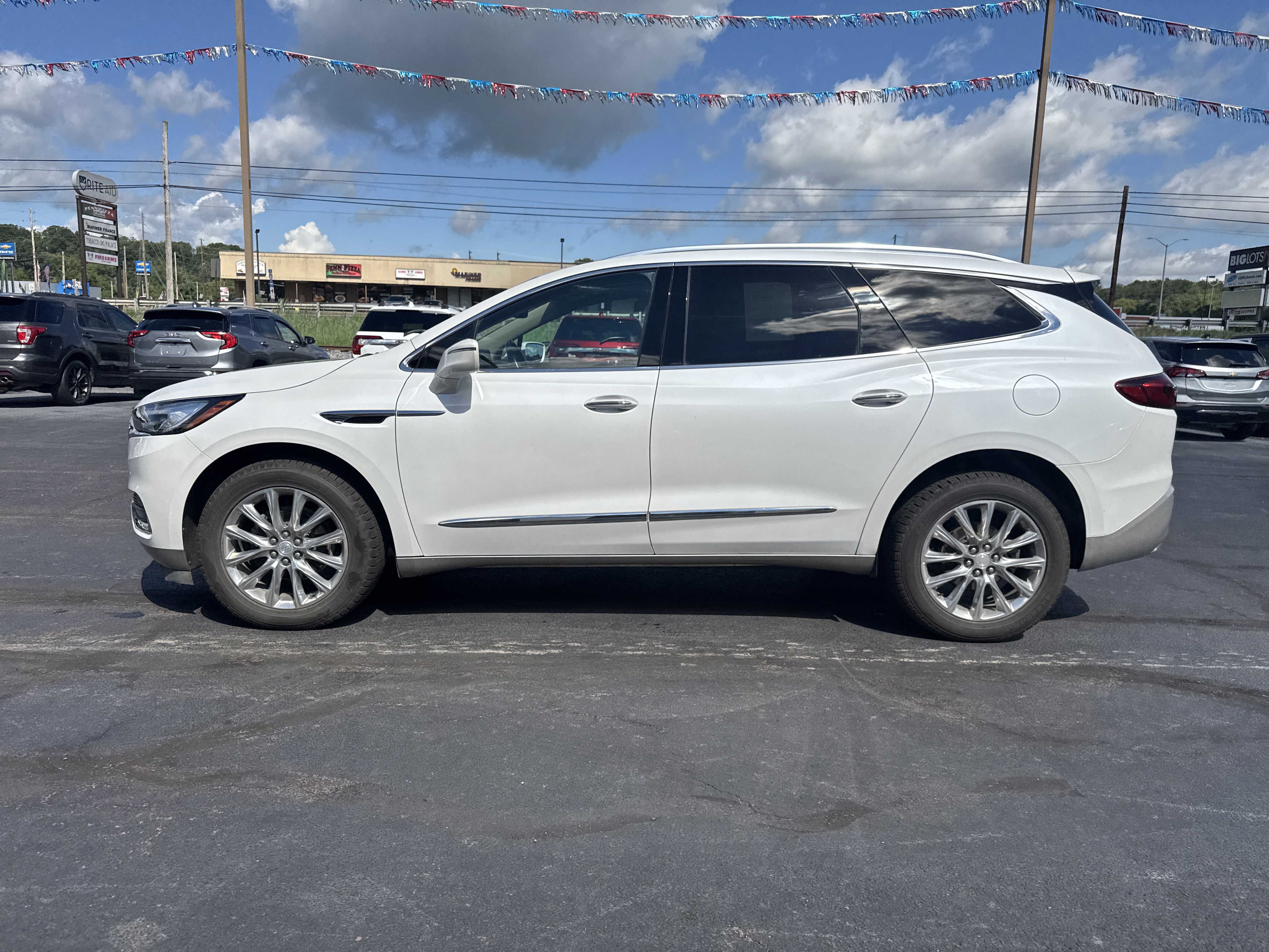 Used 2020 Buick Enclave Premium w/ Sun and Sites Package image 7