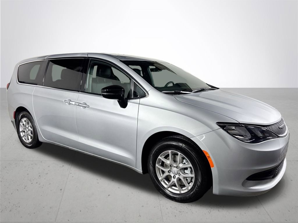New 2026 Chrysler Voyager LX FWD image 4