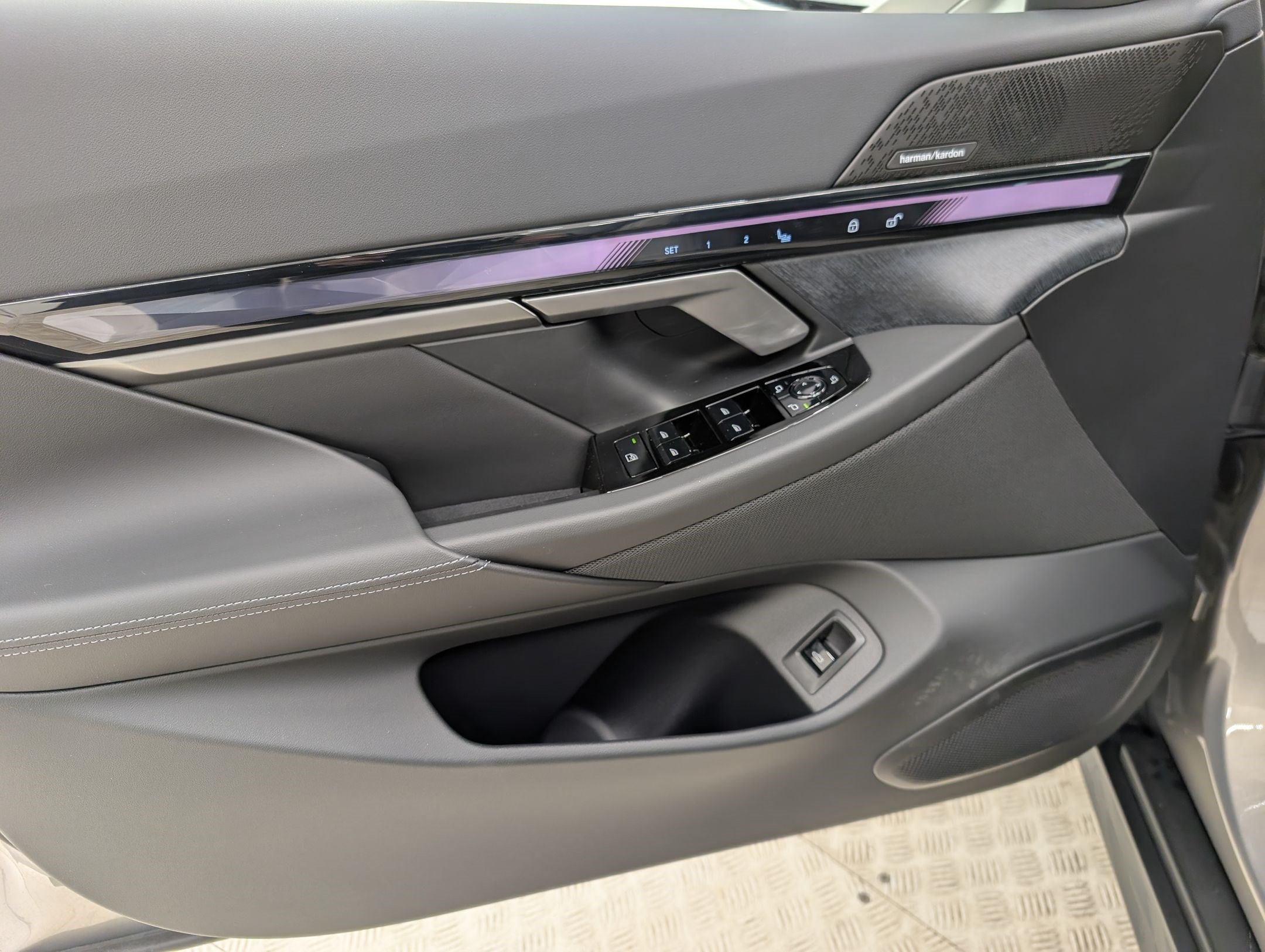 New 2026 BMW i5 eDrive40 w/ Premium Package RWD image 14