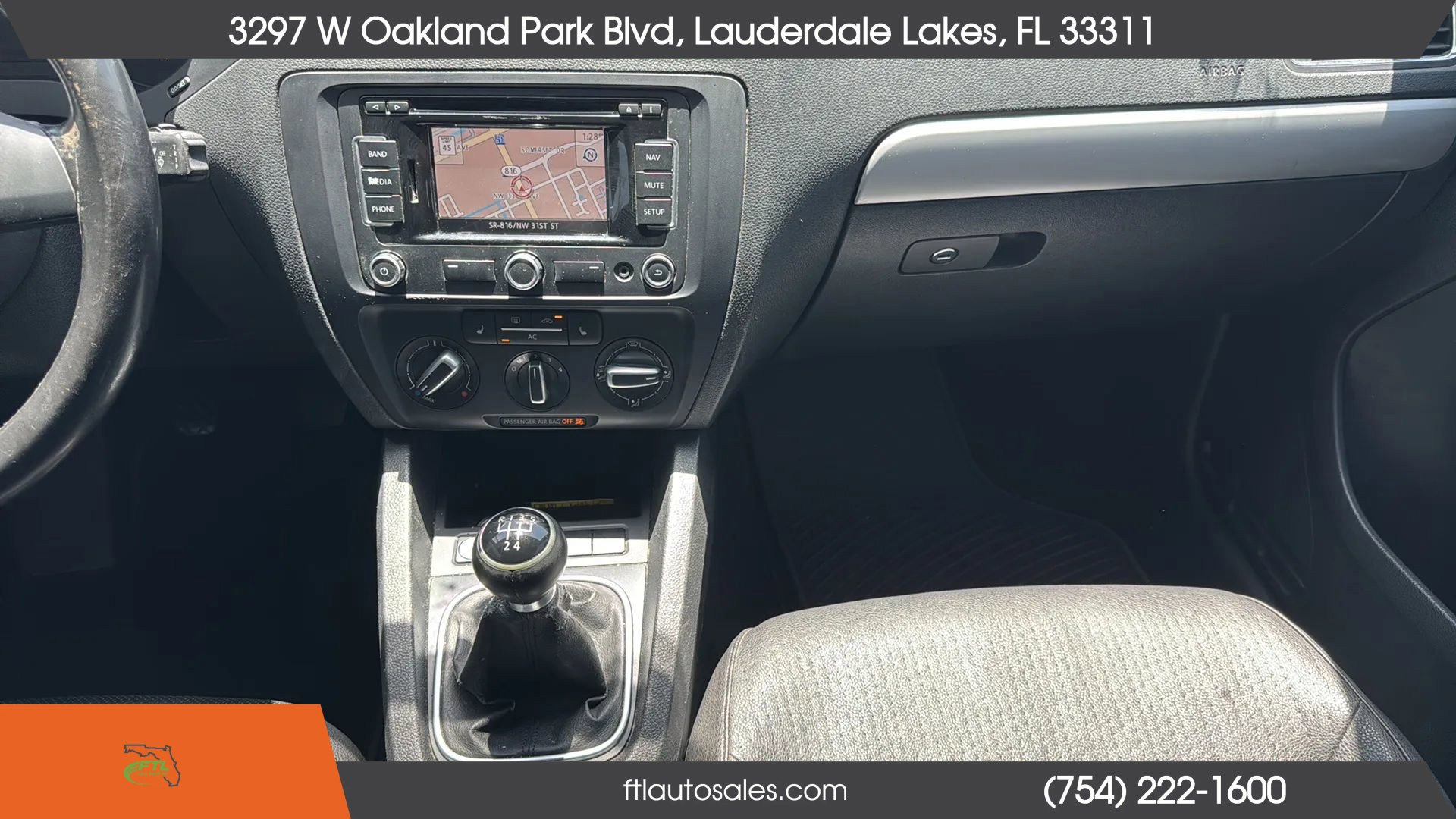 Used 2011 Volkswagen Jetta SEL image 32