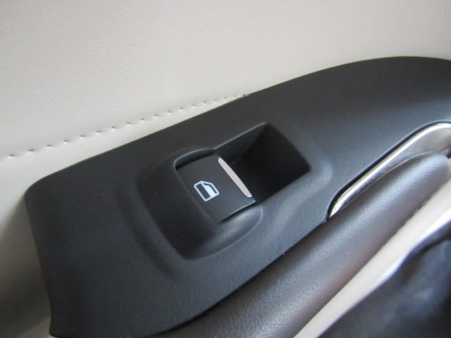 Used 2015 Lincoln MKC FWD w/ Equipment Group 102A Reserve image 31