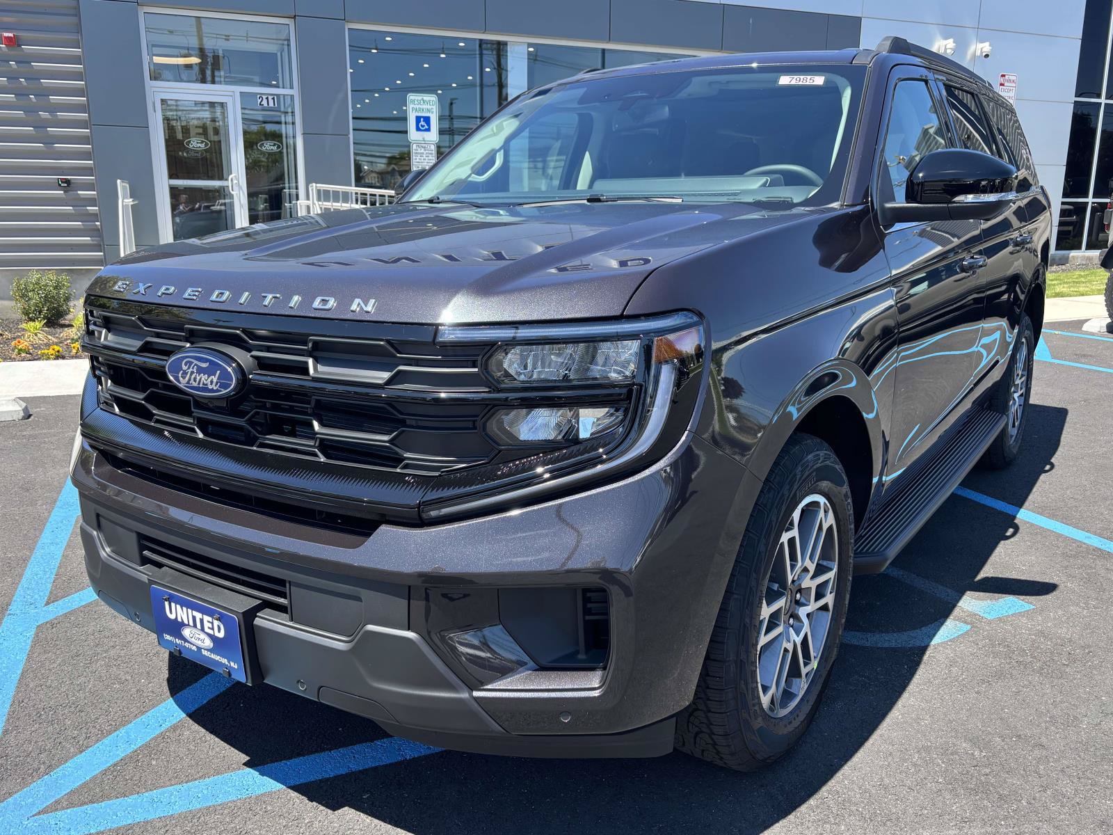 New 2026 Ford Expedition Active AWD/4WD image 2