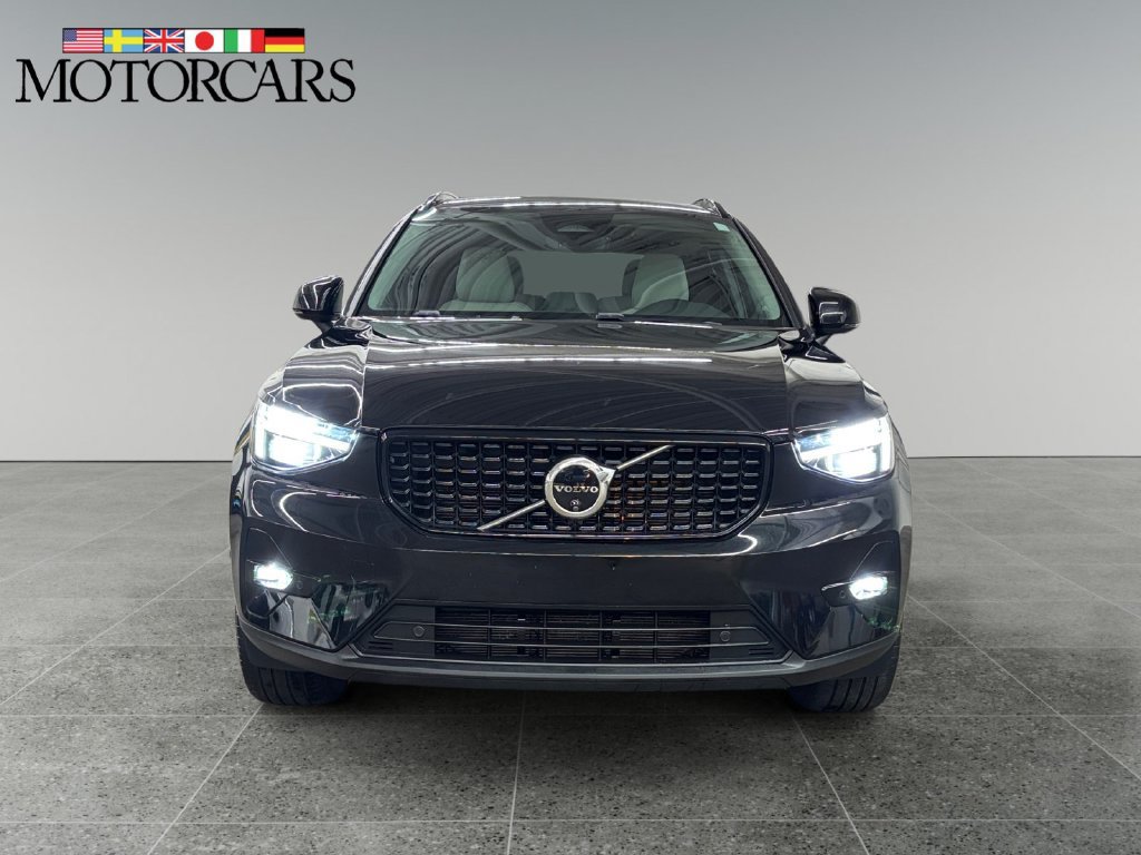 Certified 2024 Volvo XC40 B5 Ultimate w/ Protection Package Premier AWD/4WD image 8
