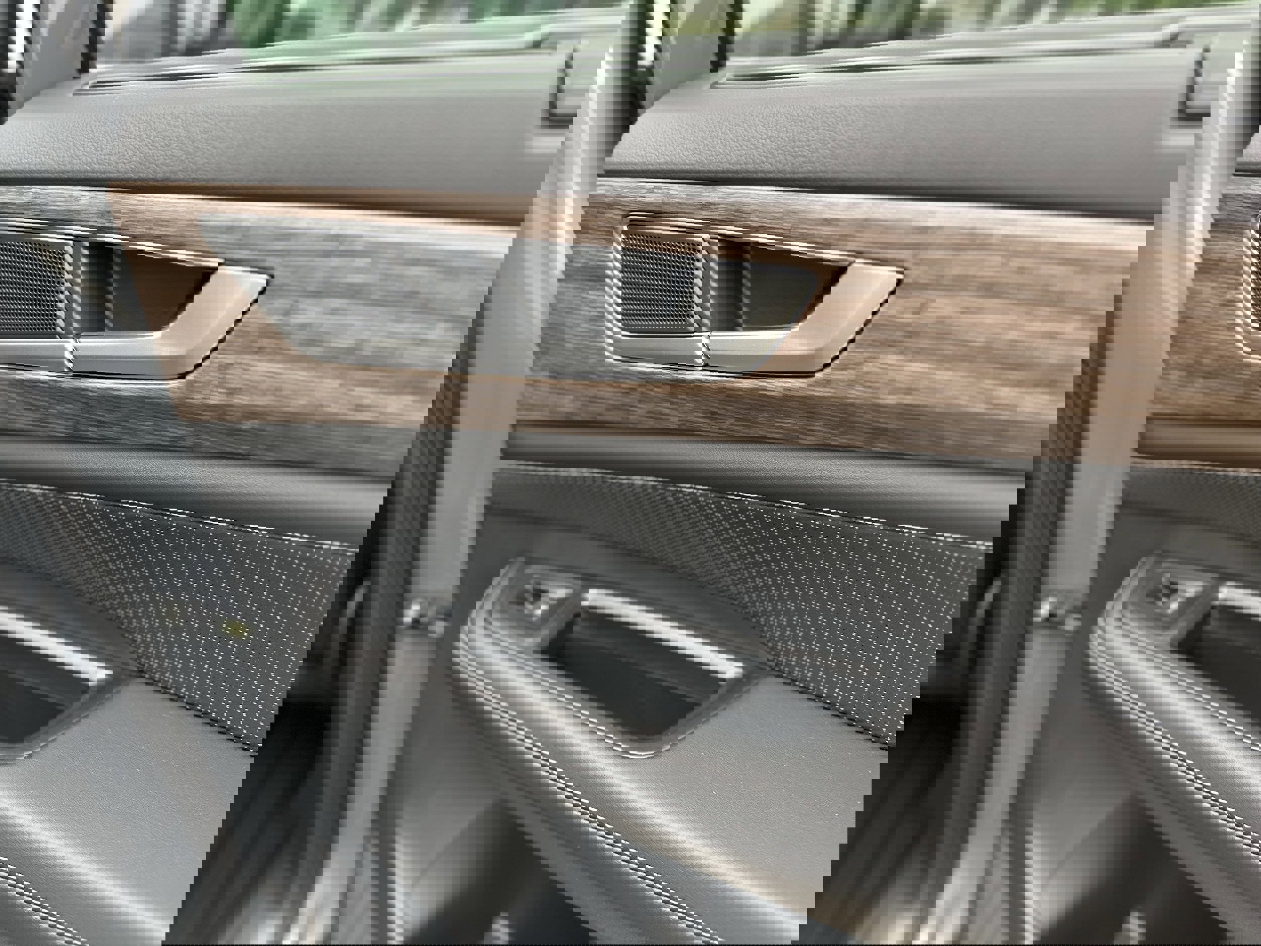New 2025 Volkswagen Atlas SEL image 34