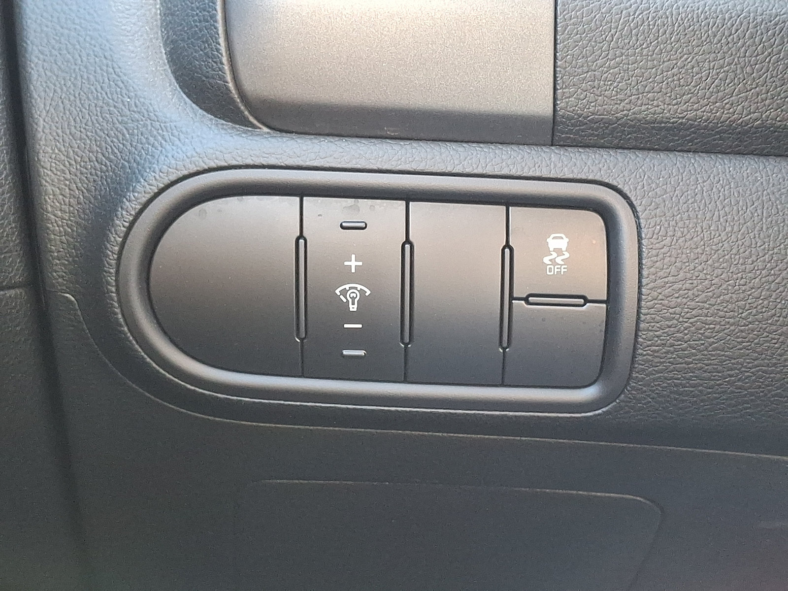 Used 2017 Kia Forte LX FWD image 25